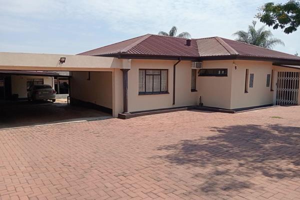 A beautiful property for sale in West Park Pretoria. This property has 3 bedrooms, an ...