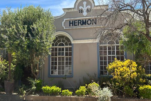 1 Hour from Cape Town and close to Wellington and Paarl. 

This historic 1894 hotel is up for sale for the first time in 52 years. ...