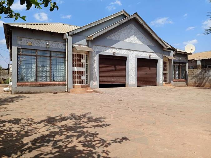 3 Bedroom Apartment / Flat for Sale in Libala