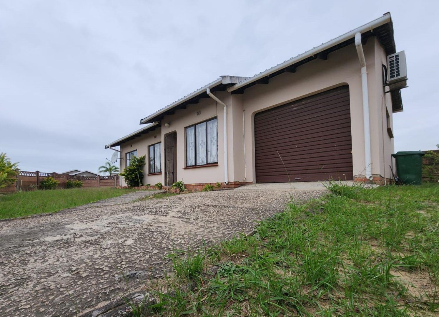 3 Bedroom House for sale in Aquadene P24112716017