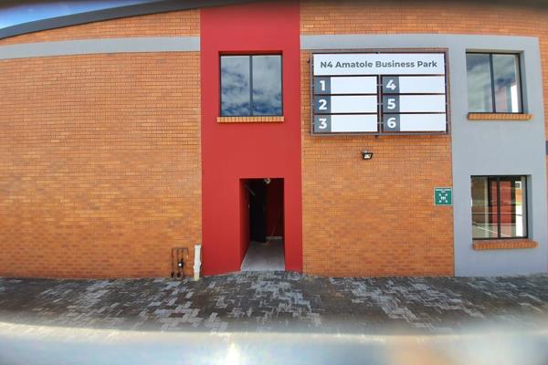 300SQM Mini Warehouse To Let in N4 Gateway Industrial Park
Welcome to the epitome of industrial efficiency at N4 Gateway Industrial ...