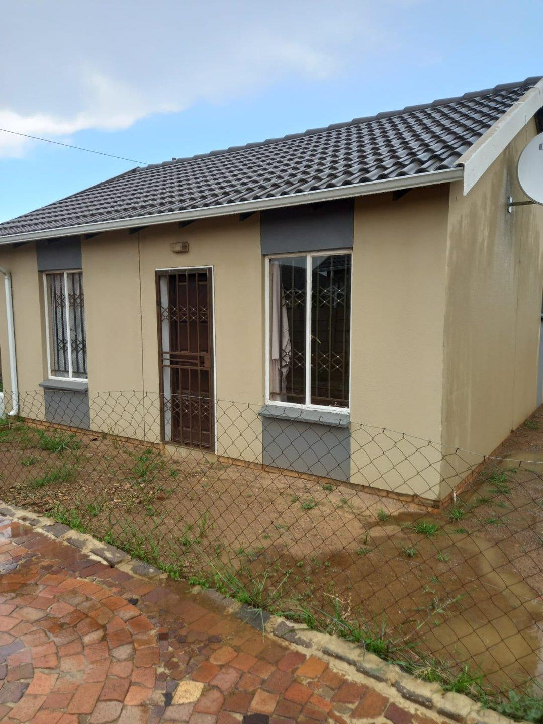 2 Bedroom House For Sale In Savanna City P24 113863466   324417896