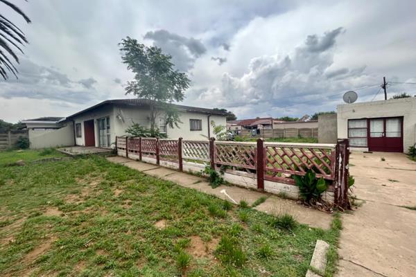 Investment opportunity awaits! If you’re looking to make a little bit of extra money, this property is worth the look. Close to all ...