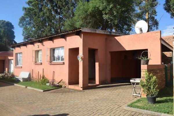 Close to all amenities, this three-bedroom townhouse is situated in Rensburg Heidelberg near the primary school. Tiled open plan living ...