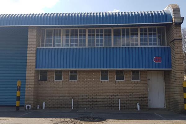 Net warehouse available immediately for occupation. The unit has both ground floor and ...