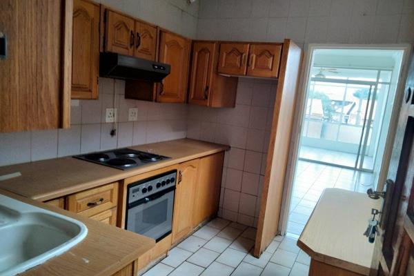 Spacious 1 Bed apartment available in Edleen
This unit offers a nice kitchen with wood finishes leading onto the large lounge area. ...