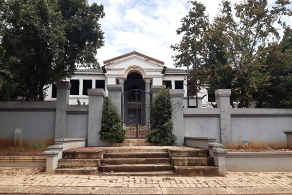 A beautiful, large mansion in Waterkloof is awaiting a developer to take her and bring her back to life!!

This property is in a ...