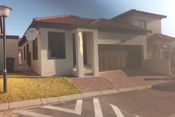 A decent house in a pleasant and calm complex is available for you in Sagewood , Midrand. It has 3 beds, 2 baths(1end-suite), large ...