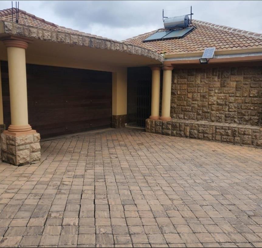 3 Bedroom Townhouse for sale in Erasmia P24113852004