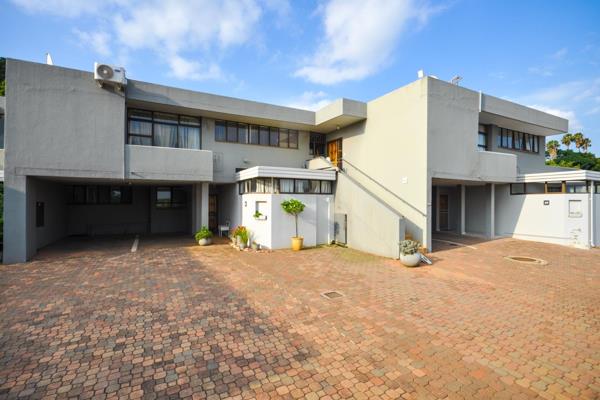 Discover unparalleled luxury living in the esteemed Ruimtesig Aftree-Oord Estate, situated in the sought-after Faerie Glen suburb. This ...