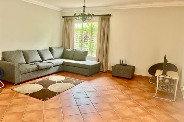 Spacious 2 bedroom cottage close to Rosebank, Sandton and Melrose. One full bathroom and ...