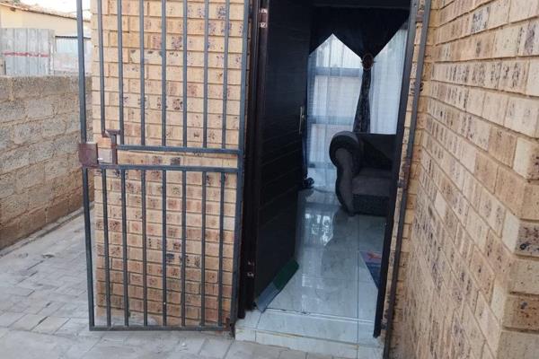 Two-bedroom house for sale in Tswelopele.

This property offers:
2 bedrooms,
Open plan kitchen and lounge,
Full bathroom,
Outside ...