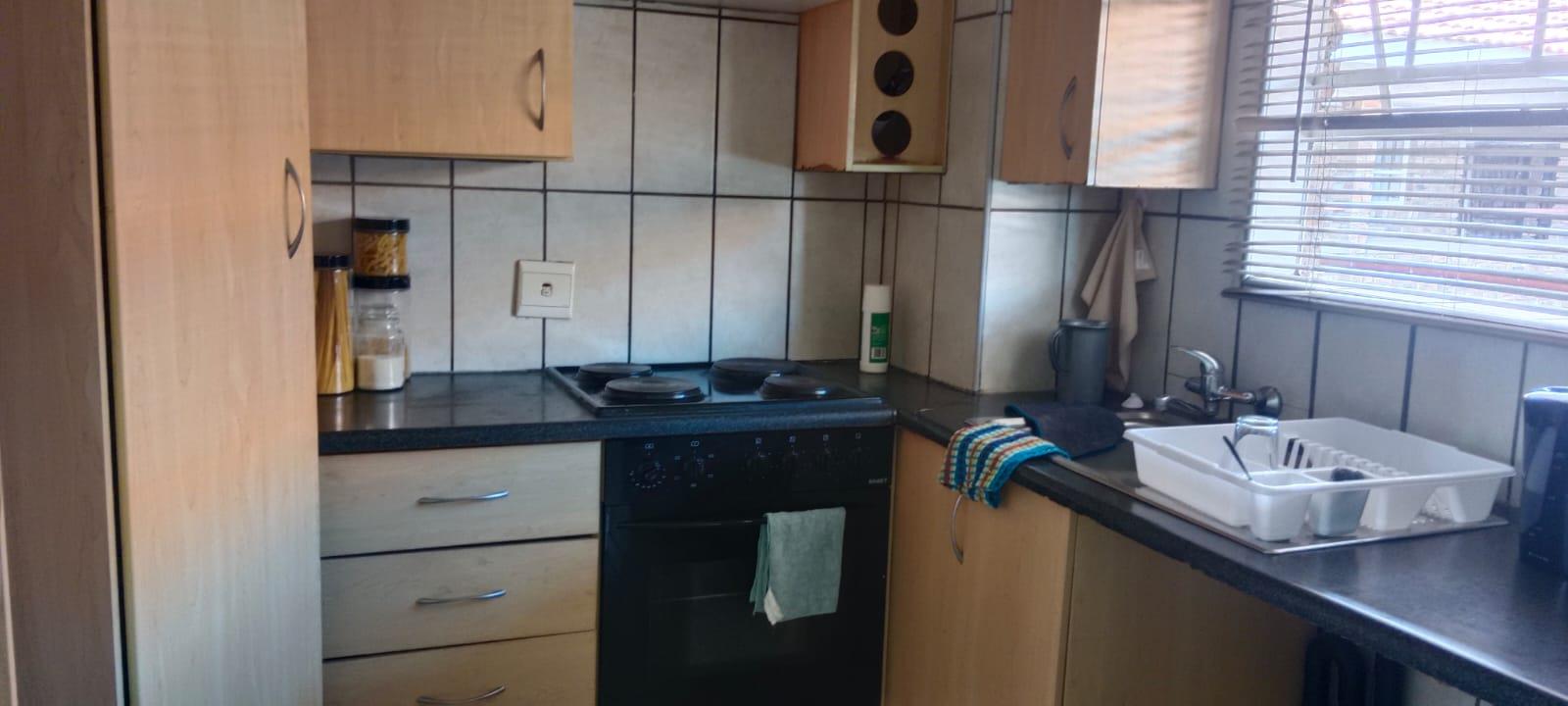 Croydon, Kempton Park Property Apartments / flats for sale in Croydon