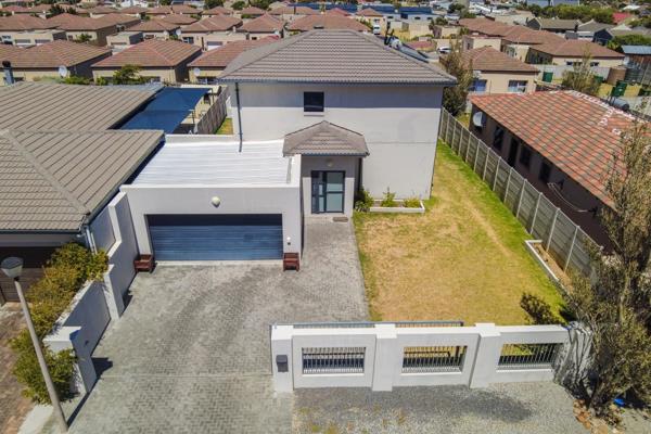 SOLE AND EXCLUSIVE MANDATE TO TEAM MOOLMAN

Nestled in a serene, quiet street within the enchanting locale of Gordon&#39;s Bay, this ...
