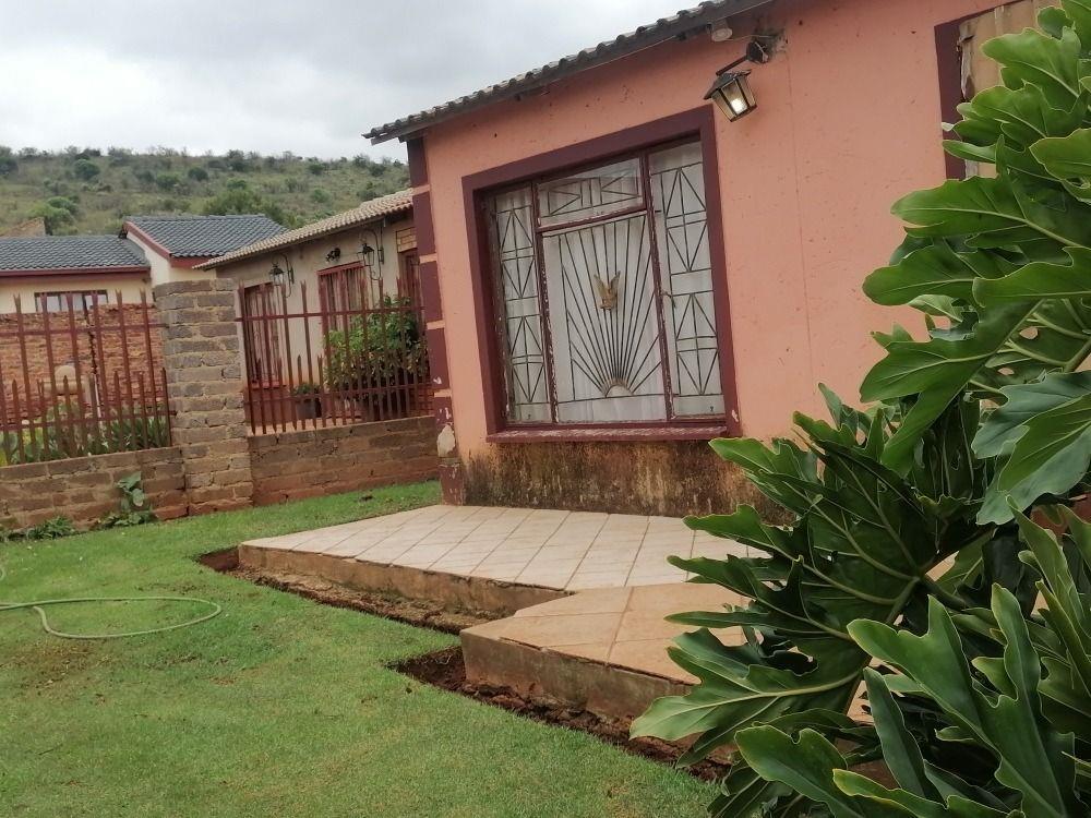 2 Bedroom House for sale in Ikageng - P24-113882097