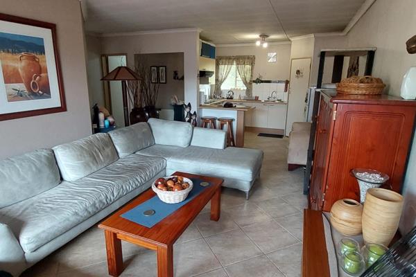 This extremely neat apartment , Townhouse offers:

2 Bedrooms, both with carpets and ...