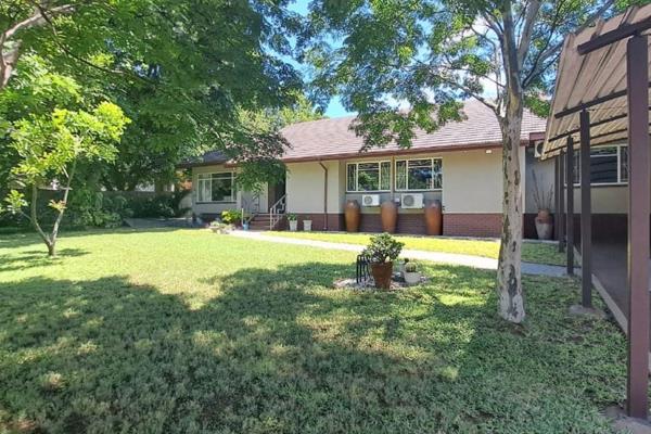 Facing to the south this tiled roof property is ready to just move in and offers enough space with 4-bedrooms, 2-bathrooms, tiled ...