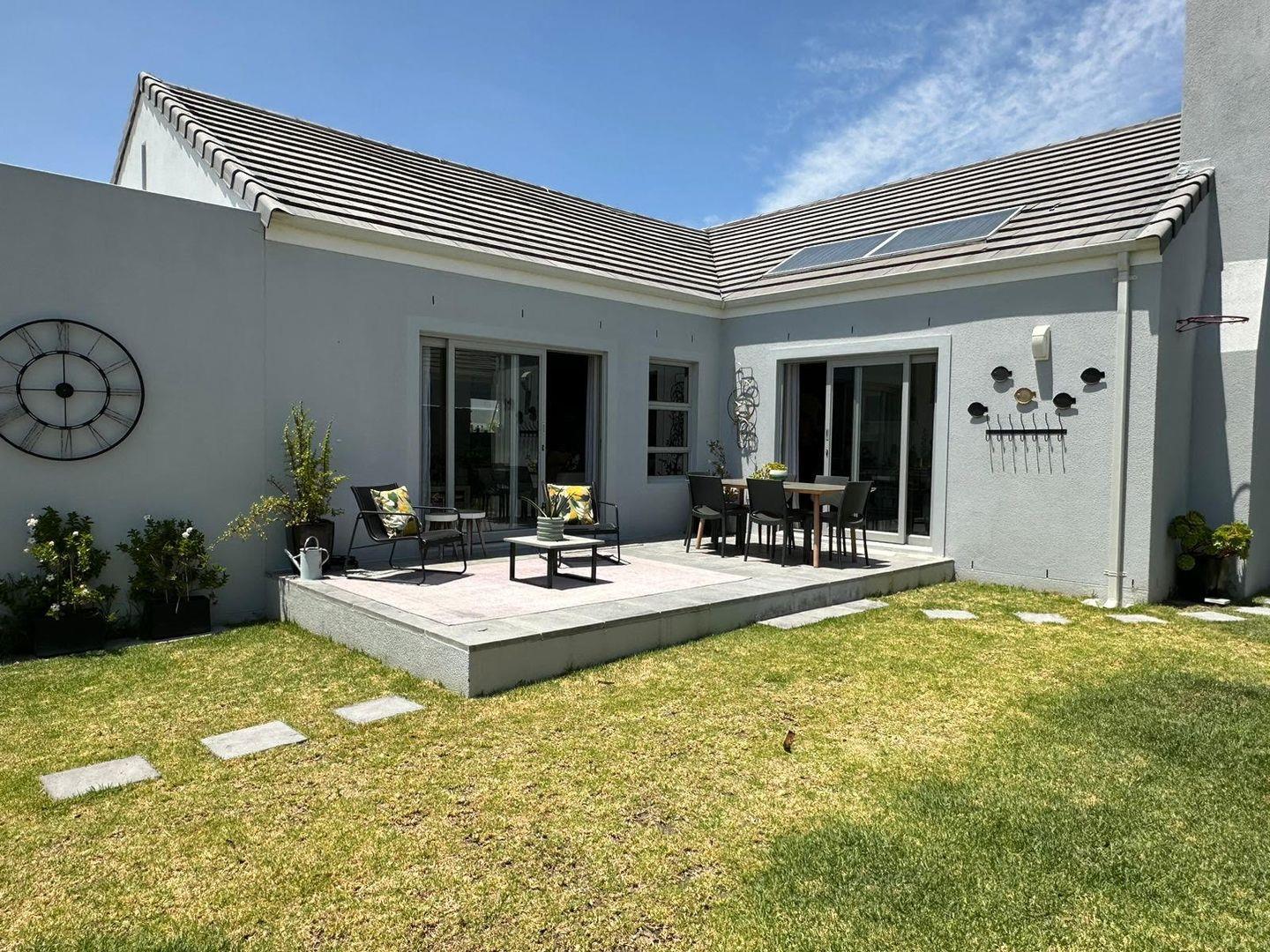 Pinehurst Property Property and houses to rent in Pinehurst