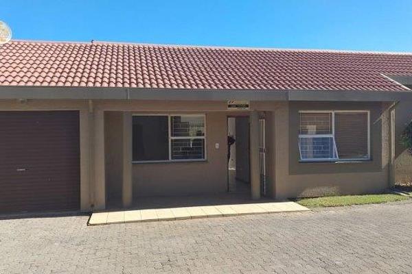 2 Bedrooms, 1 Bathroom, Open Plan lounge and Dining room, Garage
Prepaid water meter
No pets