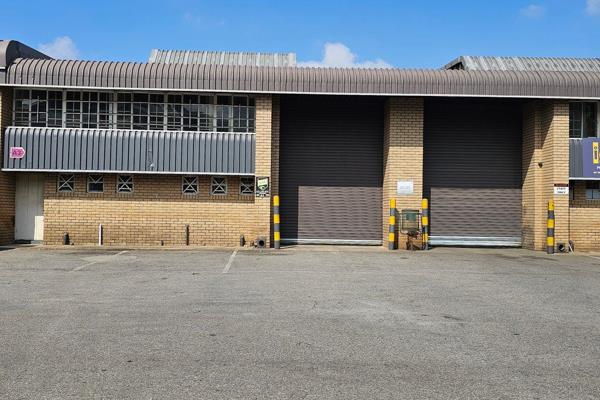 This warehouse space is located in a secure, sought after industrial park in Meadowdale.
the unit comprises of first floor office ...