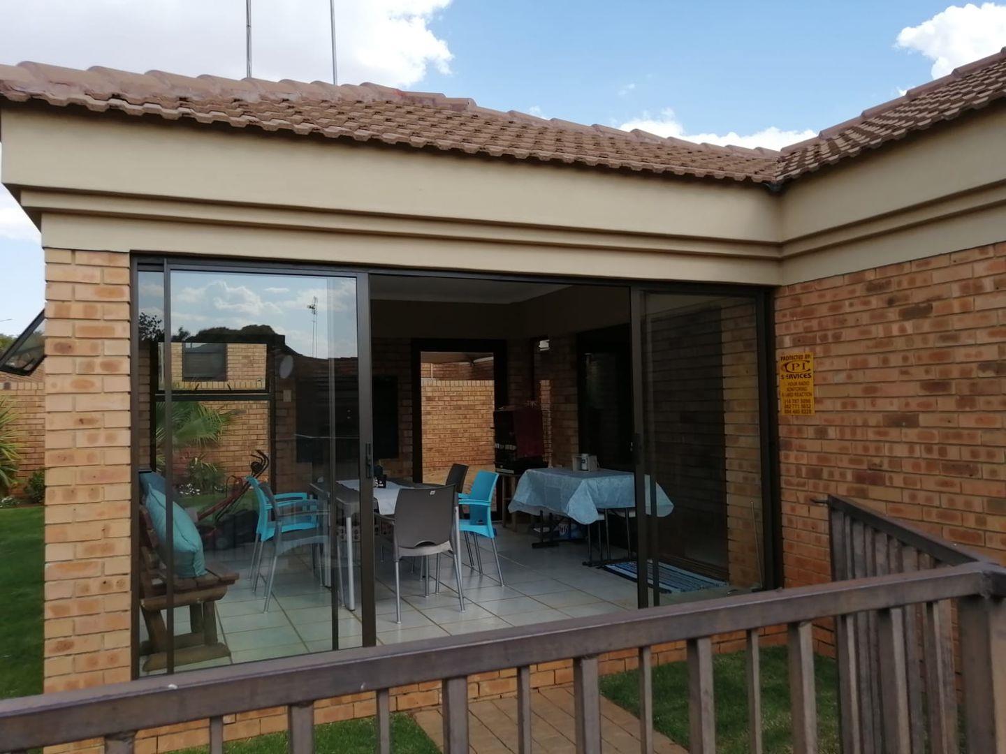 3 Bedroom Townhouse for sale in Fochville P24113884865