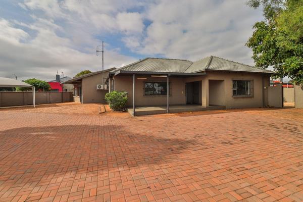 Office space for Sale in Edenvale- Close to R24
The exposure onto Van Riebeeck Road, at the EDENVALE Turn-off , to the R24 is suitable ...