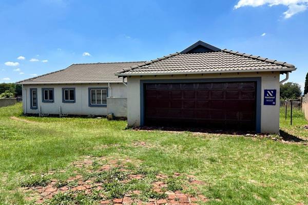 AMANDASIG  
3 BEDROOM HOUSE FOR SALE IN AMANDASIG, PRETORIA NORTH
HOUSE SIZE 140m2
STAND SIZE 1430m2 (HUGE STAND)

•	3 BEDROOMS ...