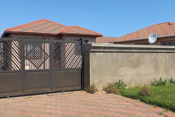 Your dream home awaits !
Charming Two- Bedroom house for sale in Buhle park, this beautiful two- bedroom house is a perfect blend of ...