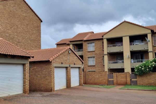 This 2 bedroom townhouse complex in Centurion is a beautiful secure estate With 247 security and access control.. 
One full bathroom ...