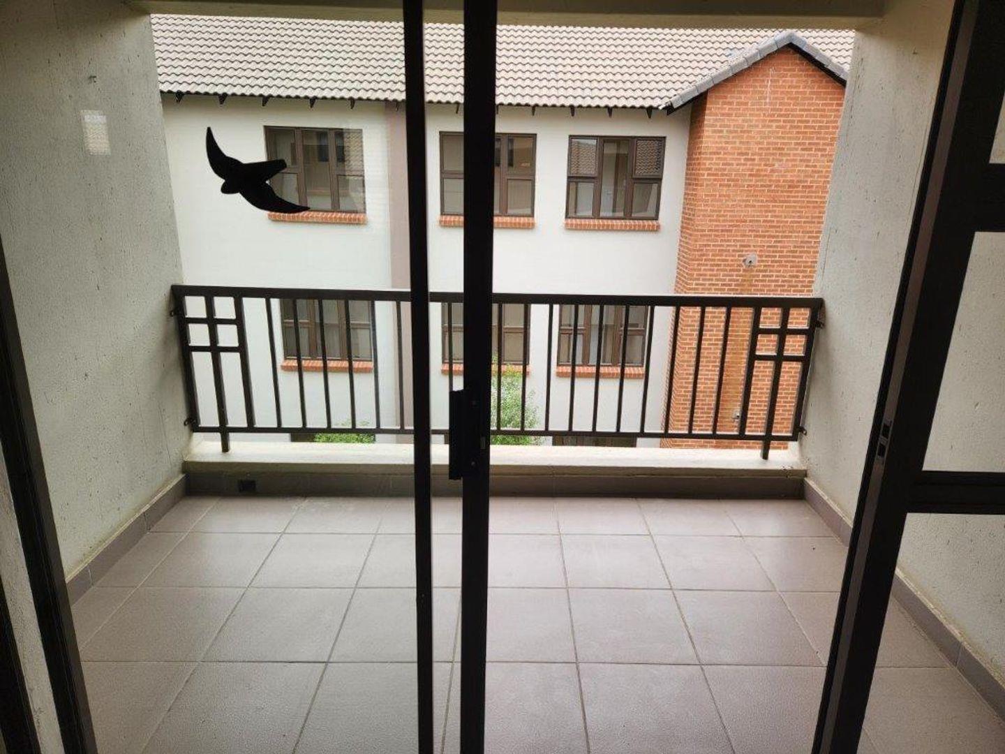 2 Bedroom Apartment / flat for sale in Douglasdale 148 Douglasdale