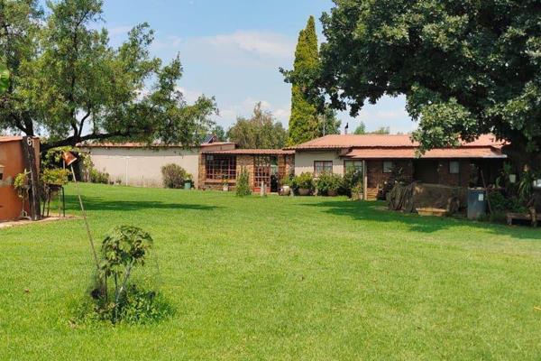 This Plot is situated in Vaalbank, Bronkhorstspruit and has so much to offer.
Ideal for any type of farming / planting purposes and ...