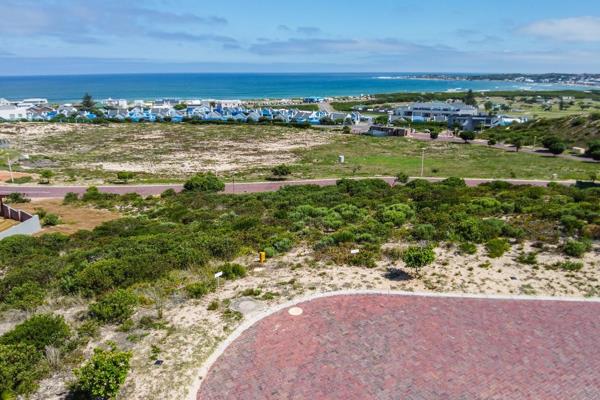 Exclusive mandate.  A very affordable and reasonably sized erf in Stilbaai Dunes, Stilbaai Oos, presents an great investment ...