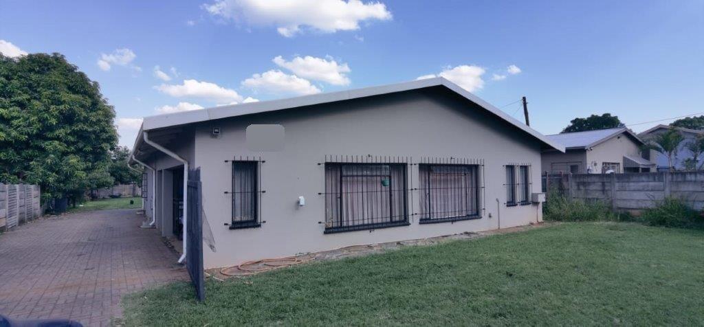 3 Bedroom House for sale in Pretoria North - P24-113893823