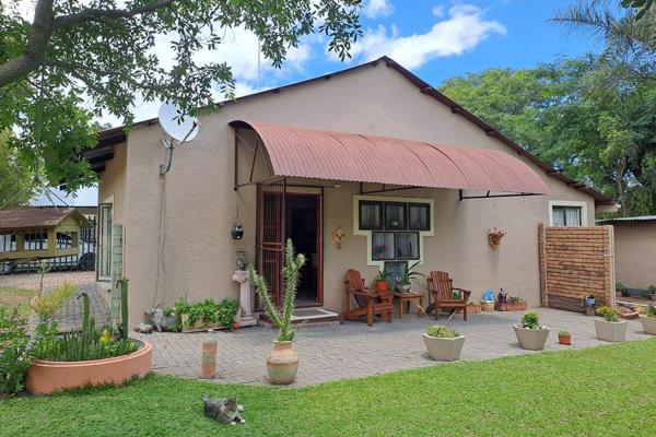 Doornbult smallholdings is situated towards the Northern parts of Polokwane with easy ...