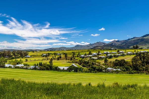 Build your dream mountain holiday home at the popular Katberg Golf Estate, surrounded by ...