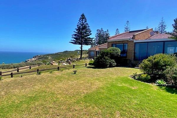 Perfect lock up and go with beautiful sea-views. Low maintenance, 3 bedroom, 2 bathroom, study, kitchen, spacious living areas, 1 ...