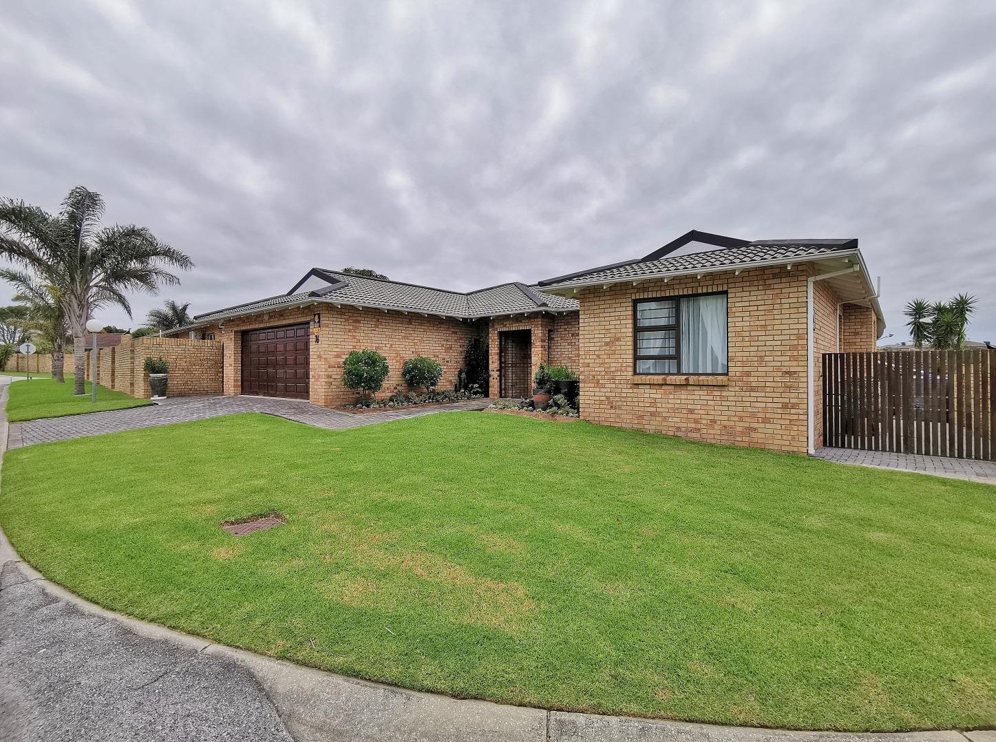 3 Bedroom Townhouse for sale in Beverley Grove 76 Highgrove Estate, 76 Collindale Avenue P24