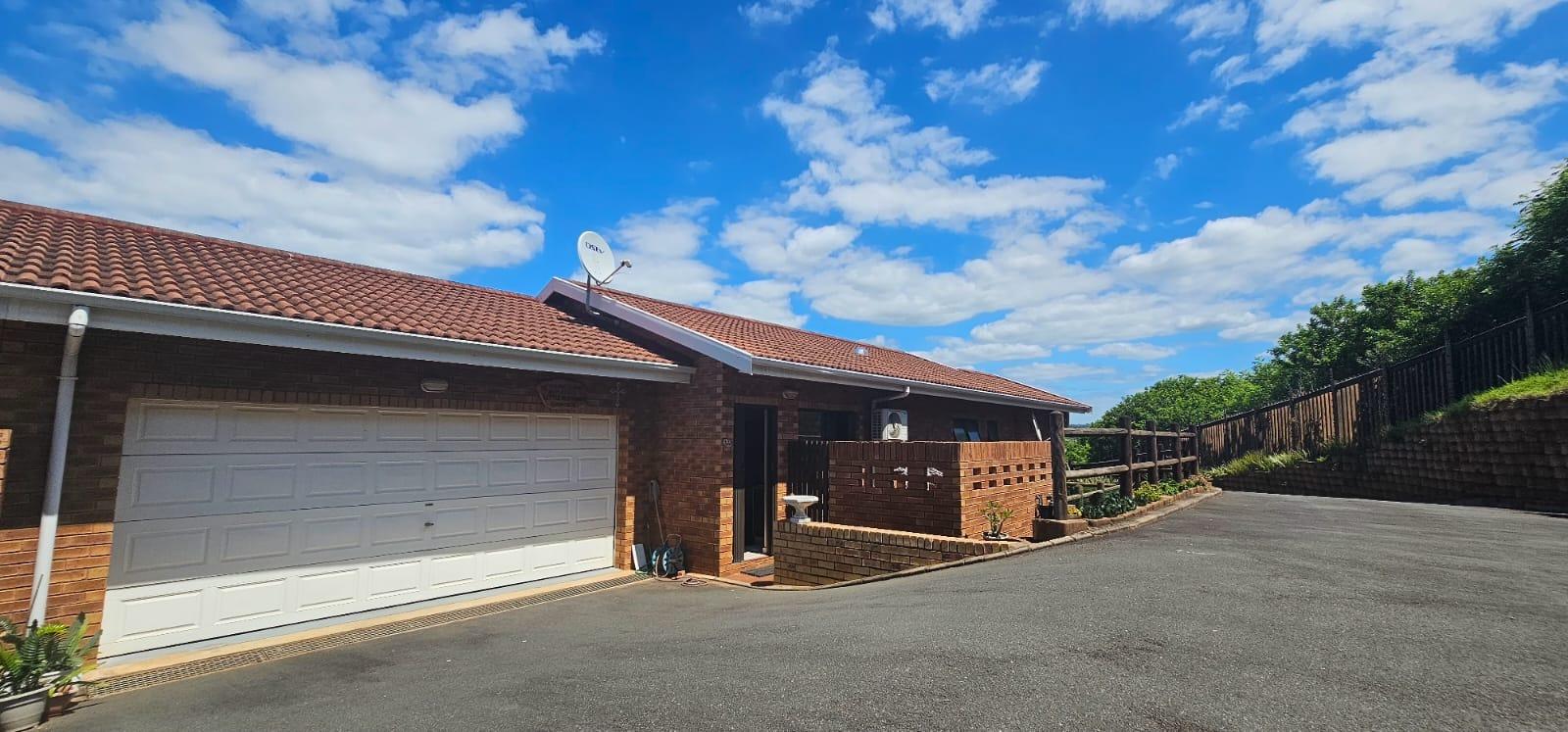 3 Bedroom Townhouse for sale in Freeland Park P24113899519