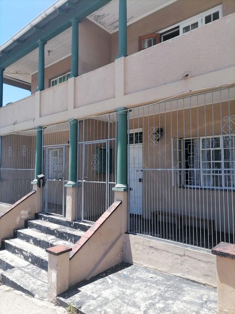 3 Bedroom Apartment / flat for sale in Richmond Hill 14a Wyllie Court