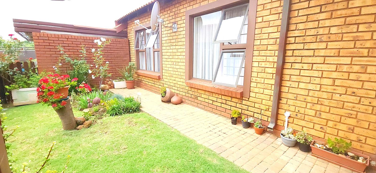 Willow Park Manor Property Property and houses for sale in Willow