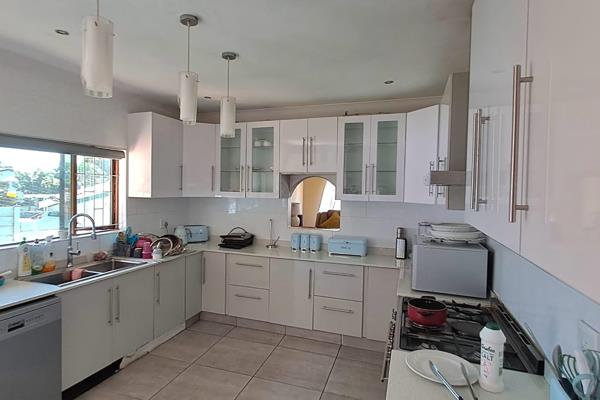 This stunning property is a hidden gem in the desirable area of Athlone Park. Boasting a prime location and a generous 2060  sq yard. ...