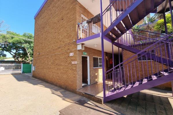 This Spacious Flat / Apartment is located above Rachel De Beer Street,in Jakaranda hof, Close to Pretoria North High School and Public ...