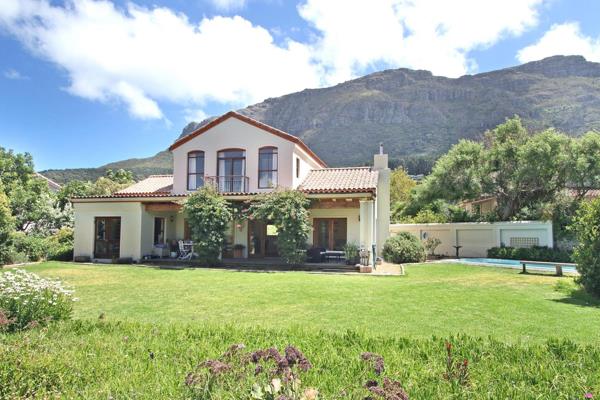 Situated in Avignon security estate, this immaculate family home is fully furnished and available from the 1st of November to the 13th ...