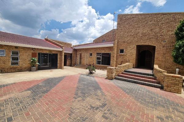 Newly renovated 39 Bedroom student accommodation walking distance to VUT. Rezoned and NSFAS accredited.

This property offers

39 ...