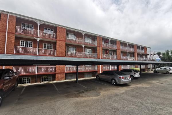 Discover the charm of this cozy 2-bedroom, 1-bathroom ground floor flat in Scottsville. With a covered carport and an enclosed balcony ...