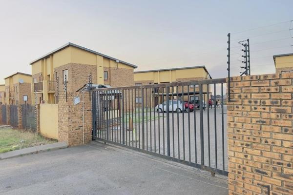 This is a beautiful apartment located in Dawn Park, Boksburg. The home has been well maintained and is move in ready. The location of ...