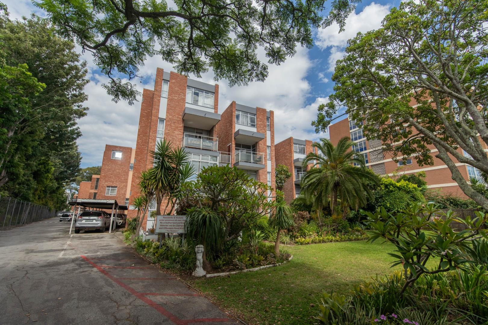 3 Bedroom Apartment / flat for sale in St Park P24113924698