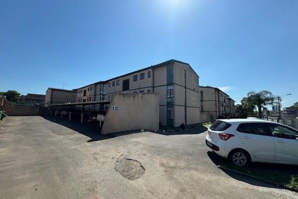 Situated in the center of Pinetown, right by Pinecrest center and walking distance to everything, Restore this bargin back to its ...