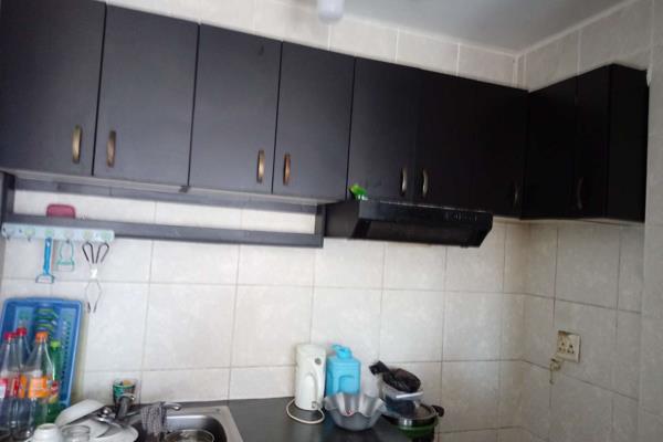 Only cash buyers!!! (No bond available)

Located in the busy Durban CBD, this studio apartment is tidy and well-maintained. The ...