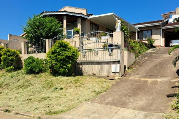 The residence boasts a generous and inviting open-plan layout, encompassing a dining area, a lounge, and a family room. This expansive ...